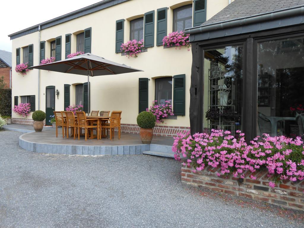 Le Bien-Aller Des Perets Hotel Сен-Юбер Екстериор снимка