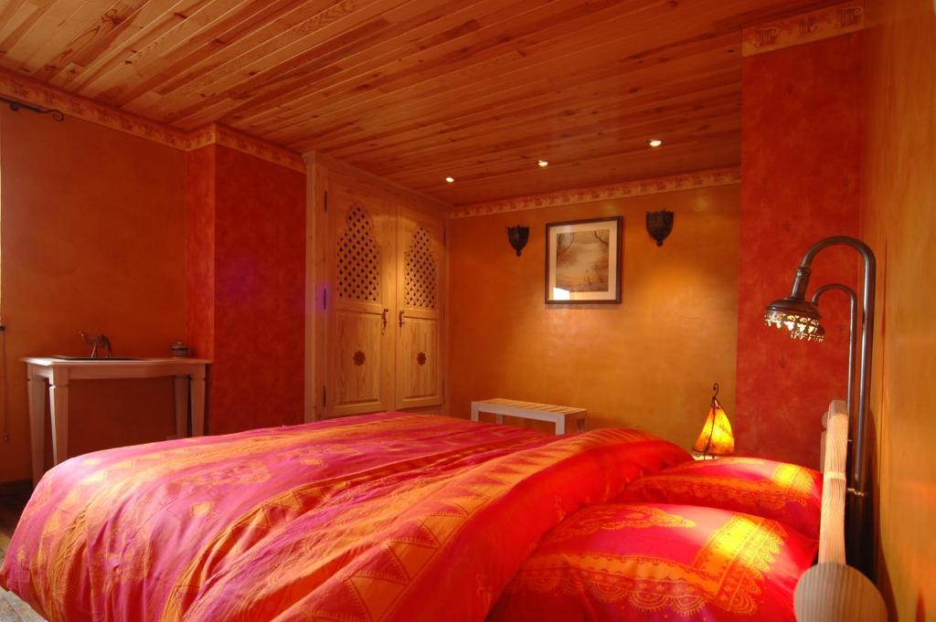 Le Bien-Aller Des Perets Hotel Сен-Юбер Стая снимка