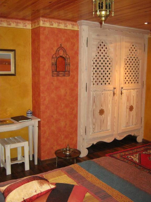 Le Bien-Aller Des Perets Hotel Сен-Юбер Стая снимка