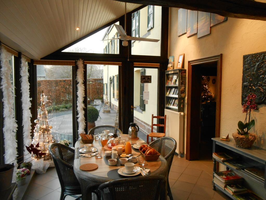 Le Bien-Aller Des Perets Hotel Сен-Юбер Екстериор снимка